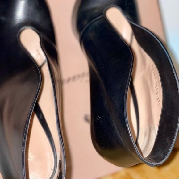 Gianvito Rossi Vamp Bootie Vitello Black Leather Heels 37.5 IT (Women's 7 1/2) - Picture 7 of 10